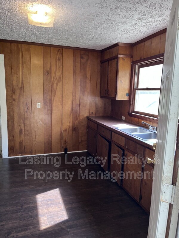 Photo - 438 Crews St