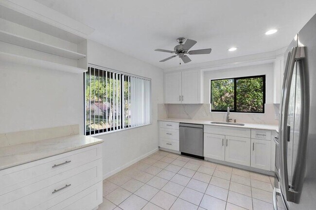 Photo - 5720 Coach House Cir