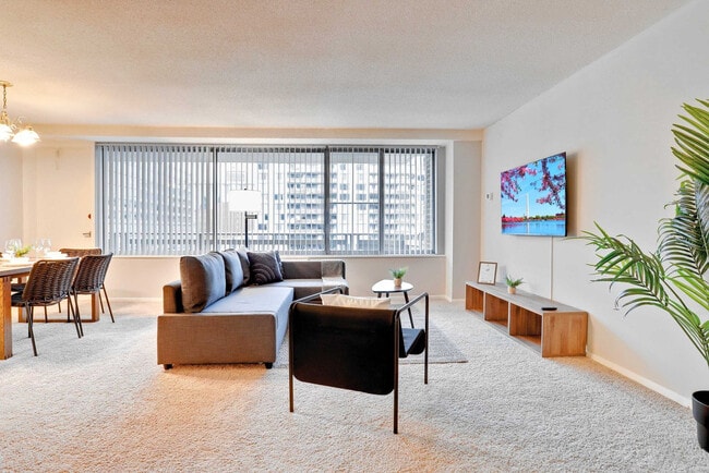 Building Photo - 2111 Richmond Hwy Unit FL6-ID1022388P