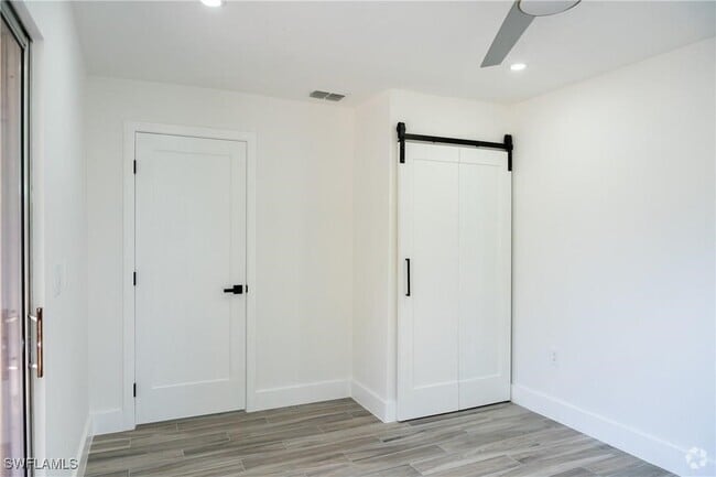 Building Photo - 6360 Royal Woods Dr Rental