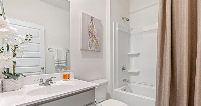 Photo - Poplar Village