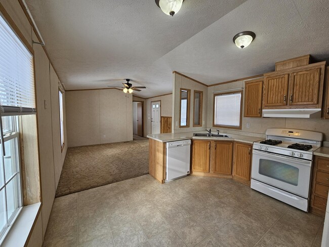 Photo - 6 Evergreen Ln