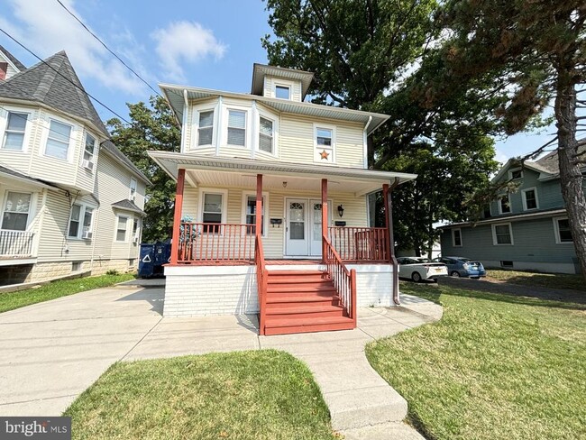 Building Photo - 31 W Clinton Ave Rental