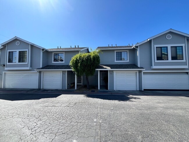 2 Bed 2.5 Bath Townhome Available Now!! Sa... - 2 Bed 2.5 Bath Townhome Available Now!! Sa...