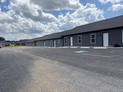 Building Photo - 1355 Woodlawn Rd Rental