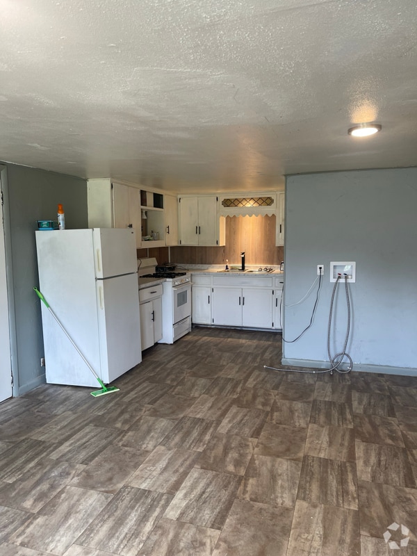 Building Photo - 513 S Main Ave Unit 4 Rental