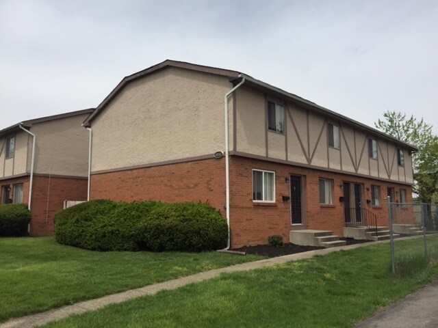 Carlton Manor - Carlton Manor