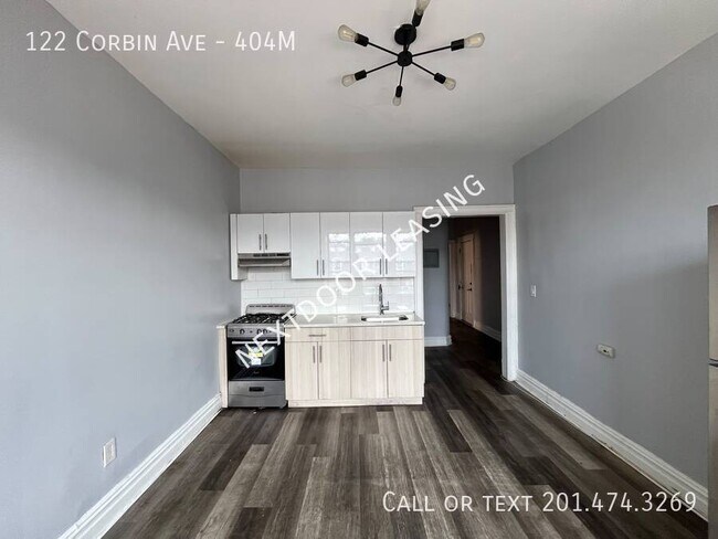 Building Photo - 122 Corbin Ave Unit 404M