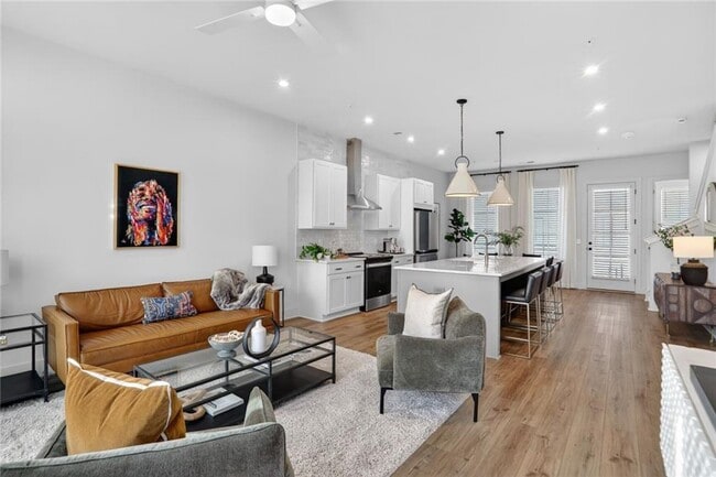 Photo - 1291 Longreen Ter NW Unit 7