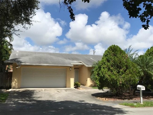 Emerald Hills Apartments For Rent Hollywood Fl Forrent Photo 3721 Simms St