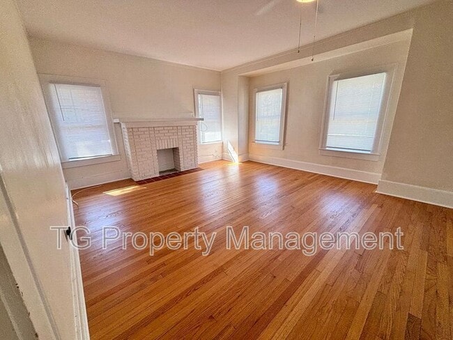 Photo - 3522 Pine St