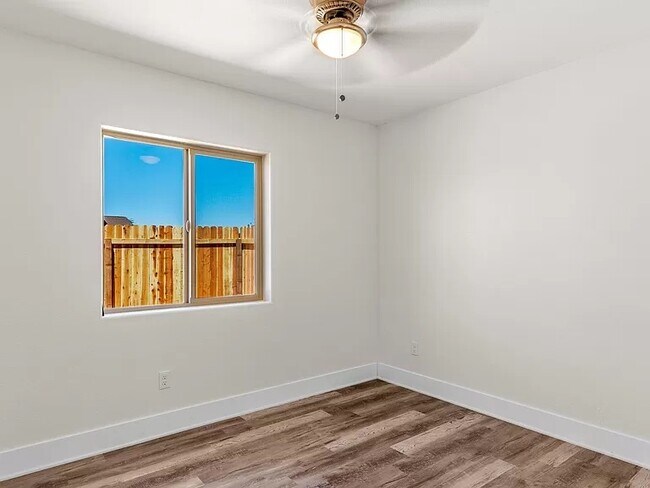 Photo - 9910 Karen Ave