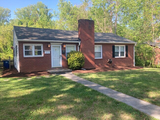 Homefront View - 2715 Maplewood Ave Casa