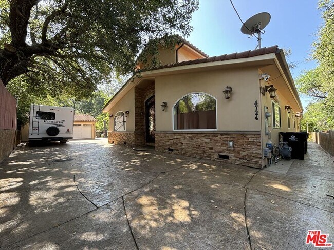 Photo - 4724 Castle Rd