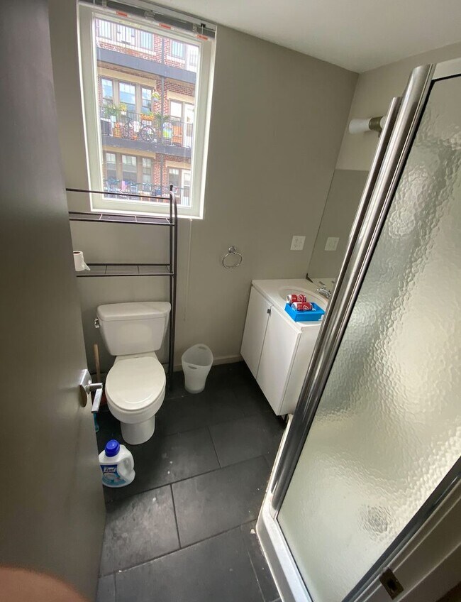 Photo - Huge updated 5 bed townhouse with all the ...