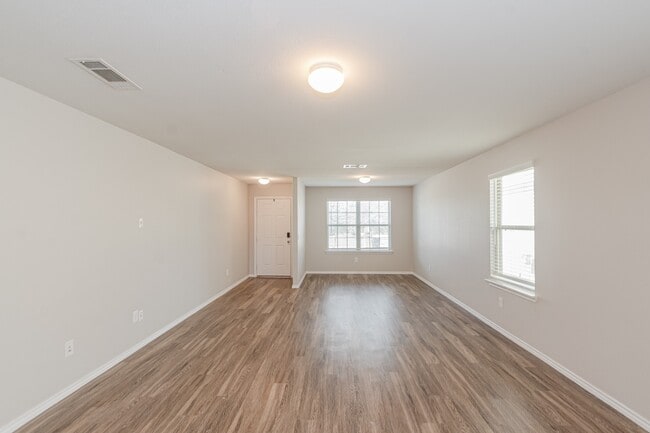 Photo - 2703 Summer Ln