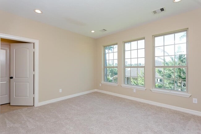 Photo - 8403 Oak Knot Dr