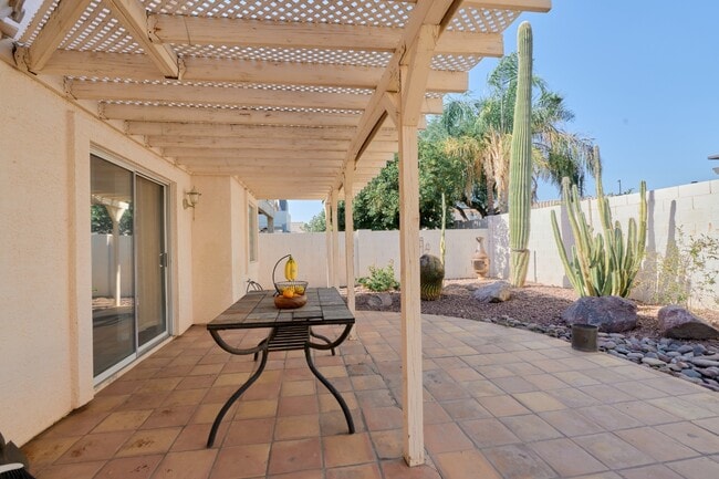 Photo - 1317 N Palmsprings Dr