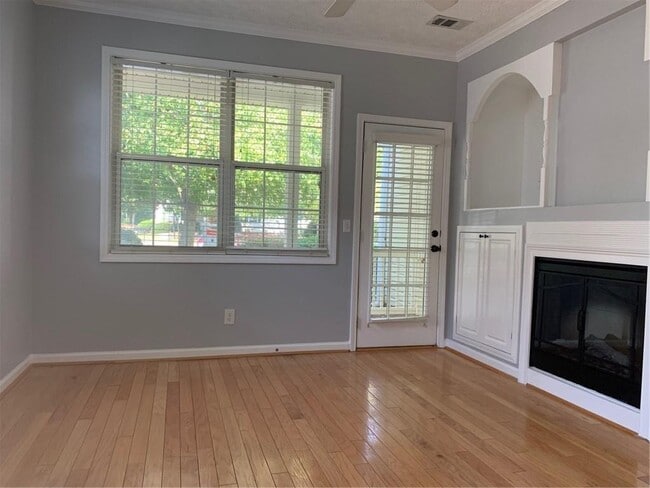 Photo - 320 Harmony Ct