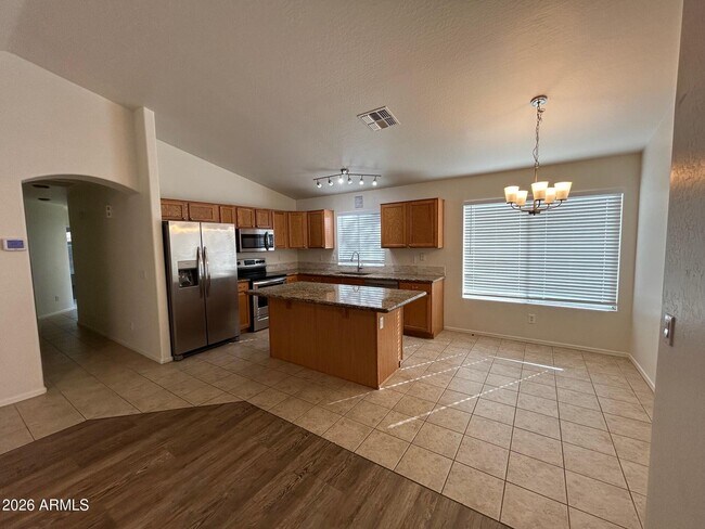 Photo - 2109 E Danbury Rd