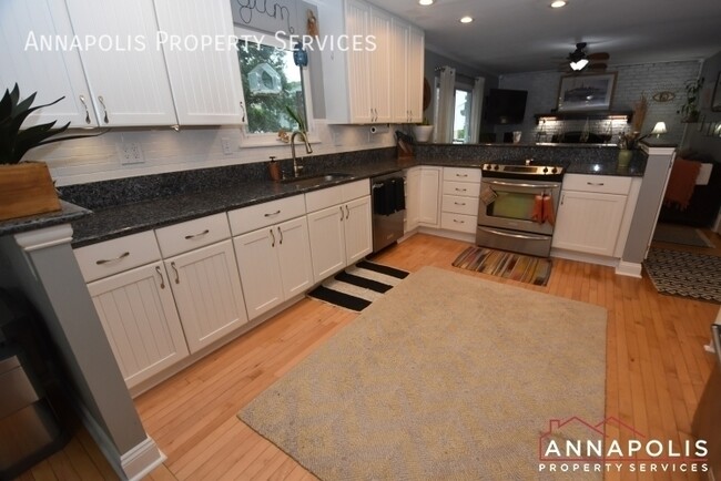 Photo - 449 Alfreton Ct