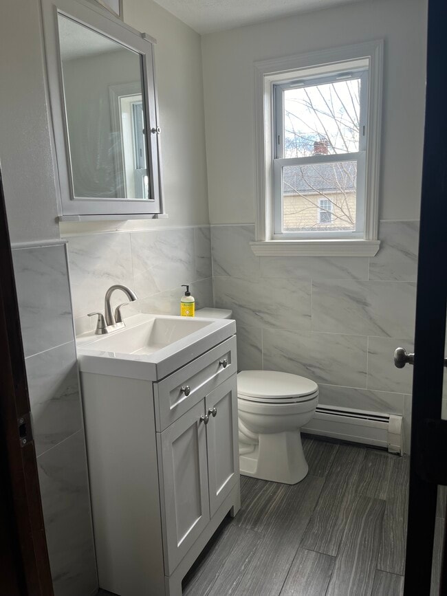 Photo - 13 Ellen Ter Unit 13 Ellen Terrace