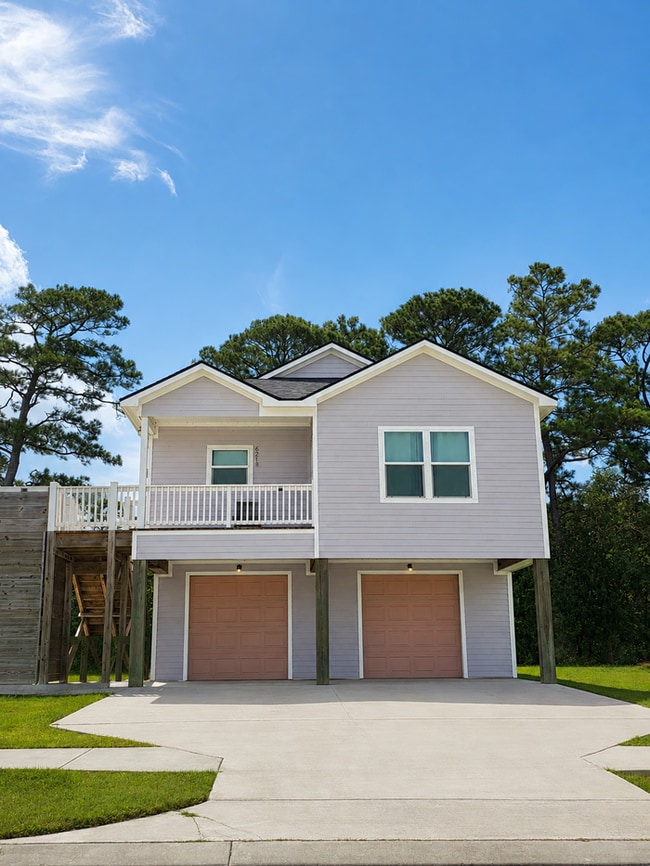 Building Photo - 3/2/2-AVAILABLE FOR LATE OCTOBER-NOVEMBER MOVE IN