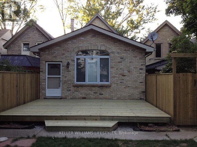 Photo - 303 Pall Mall St