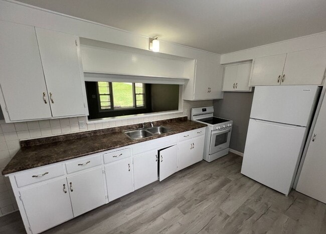 Photo - Freshly Updated 2-Bedroom Duplex with One-...