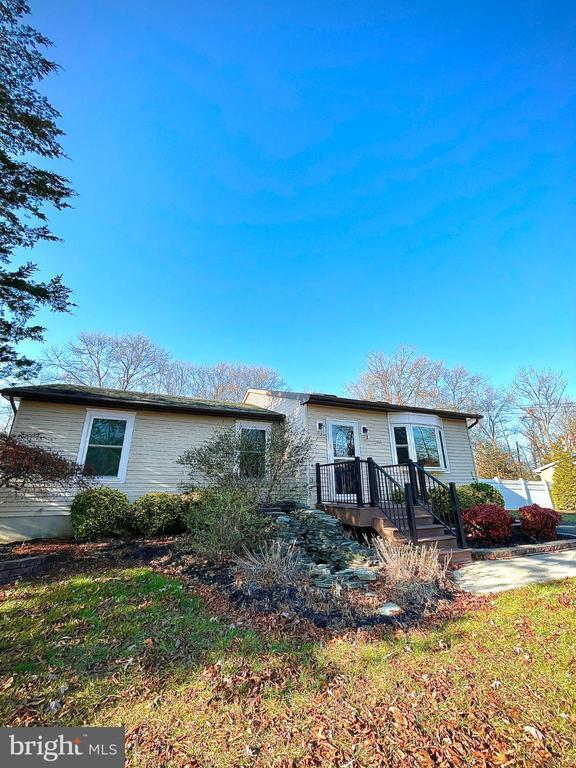 Photo - 2883 Williamstown Rd