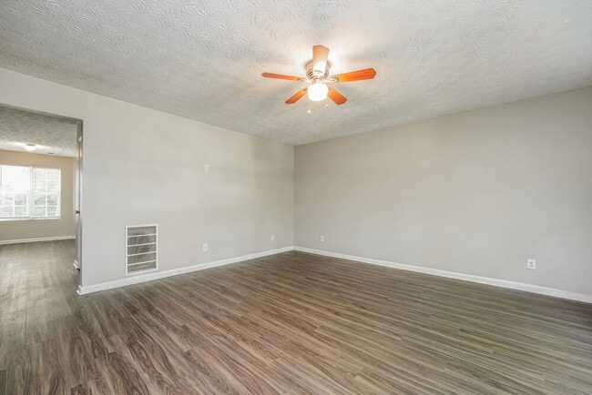 Photo - 2286 Strathmoor Manor Dr