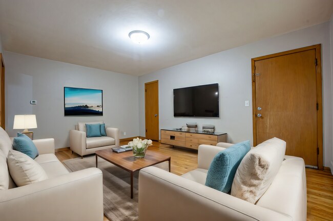 Photo - 2 Bedroom / 1 Bath Duplex with Washer/Dryer