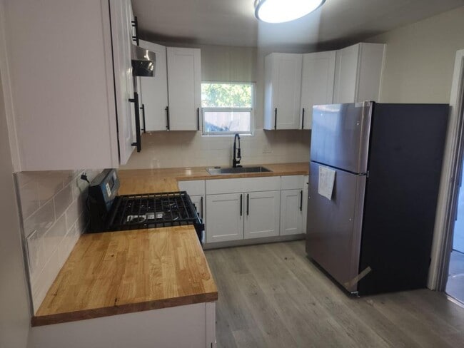 Photo - 3450 Cherokee Ave