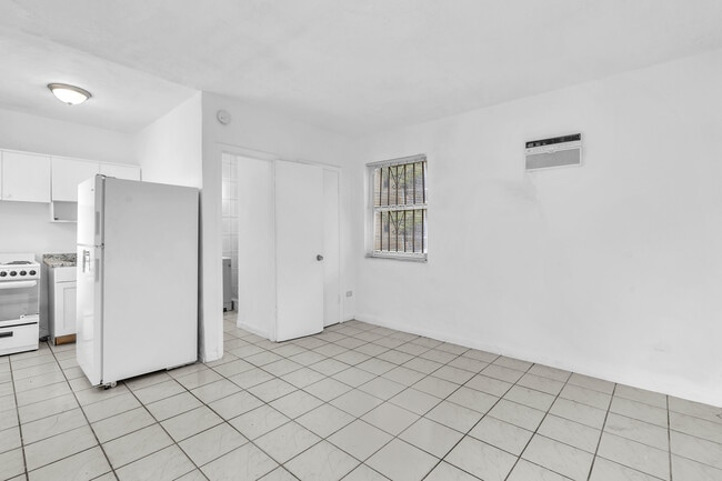 Photo - 250-252 NE 77th St