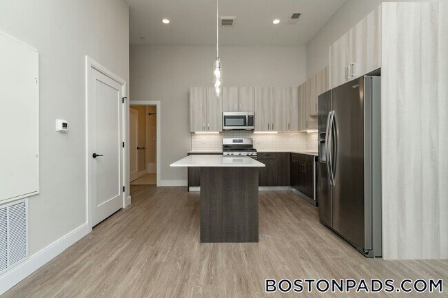 Photo - 340 Bremen St Unidad 504