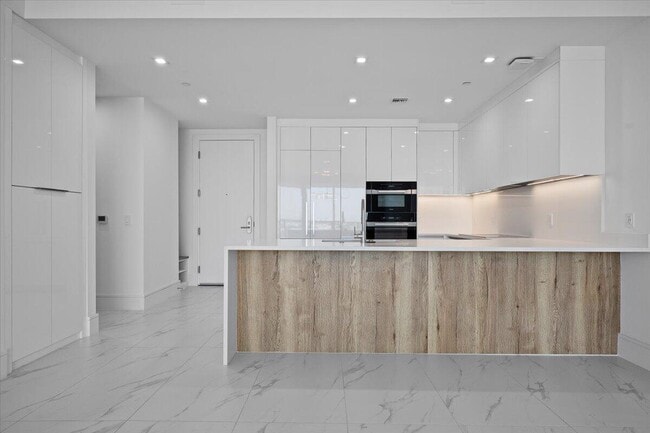 Photo - 220 Lake Shore Dr Unit 1113