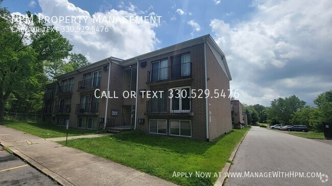 Building Photo - 723 E Waterloo Rd Unit C Rental