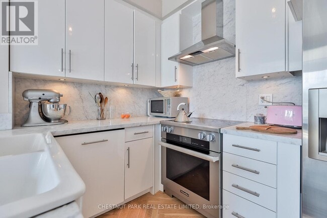 Photo - 319 Merton St Unit 514