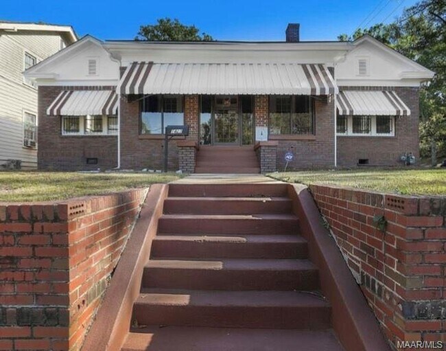 Photo - 1427 Court St