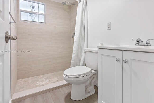 Photo - 218 SW 6th Ave Unidad .