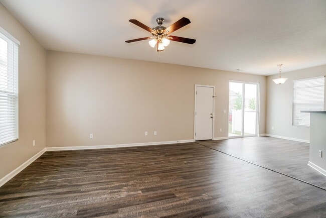 Photo - 5841 Marble Creek St