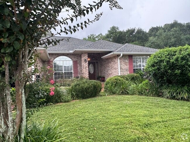 Building Photo - Stunning Custom 4/2, 2380sqft Home with Mo...