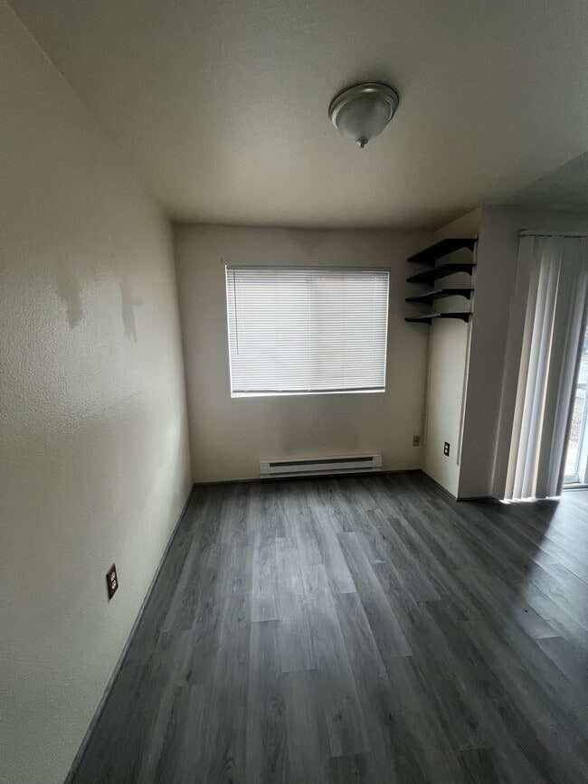 Photo - 15210 Macadam Rd S