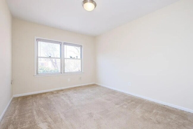Photo - 219 S Payne St Unit #201