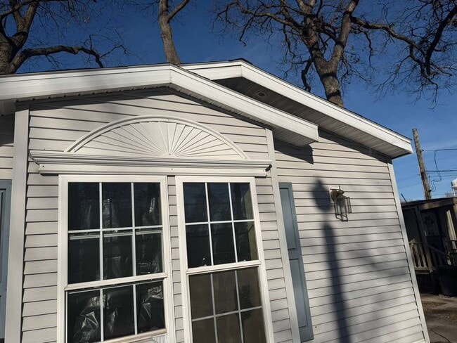 Photo - 905 W 37th Ave