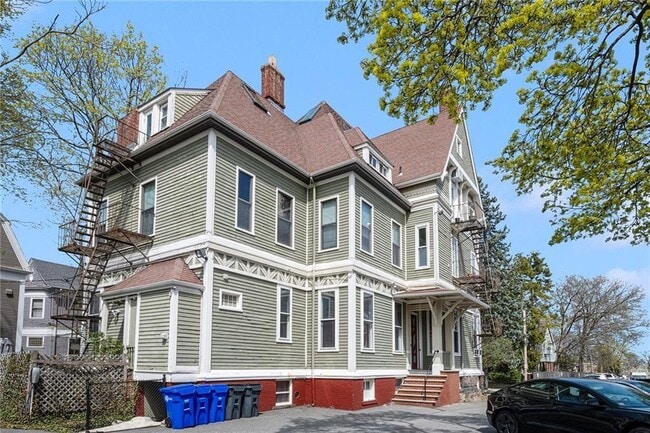 87 Cooke St Unit 2