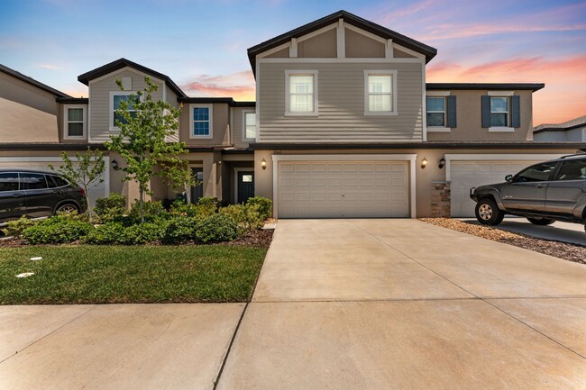 Building Photo - Stunning Large Mirada Townhome; 3 BR + LOFT / 2.5 BA/ 2 Car Garage-2300+ SF!