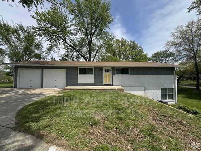 Building Photo - 710 Jungs Station Rd Rental