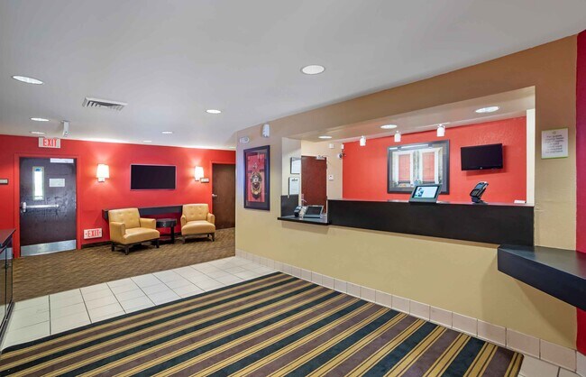 Furnished Studio-Frederick - Westview Dr.