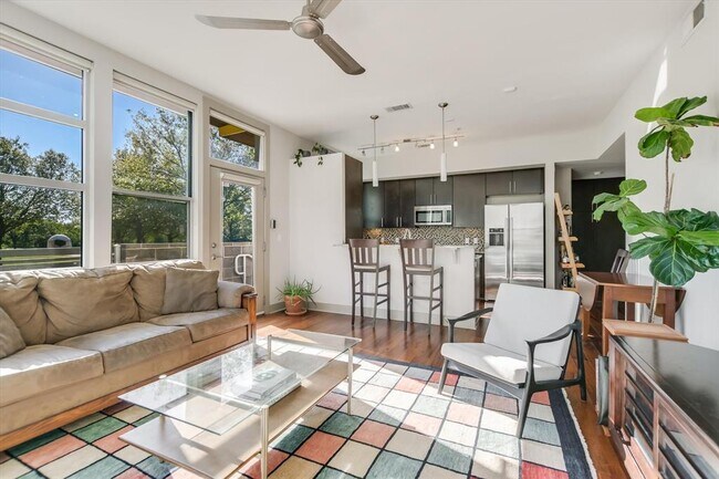 Photo - 1320 Robert Browning St Unidad 109